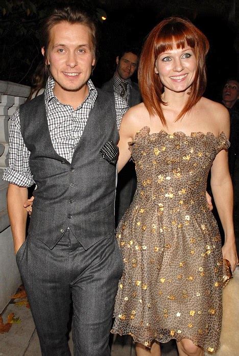 mark owen relationships